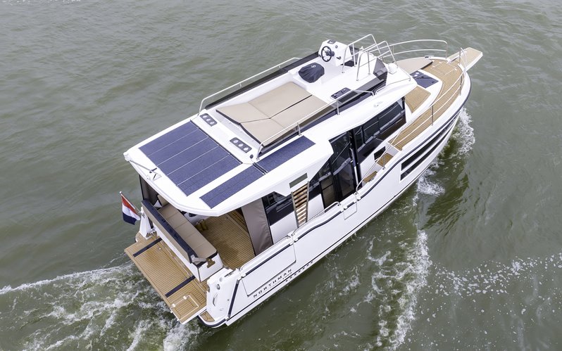 Northman 1050 Electric · Dutch Dolphin