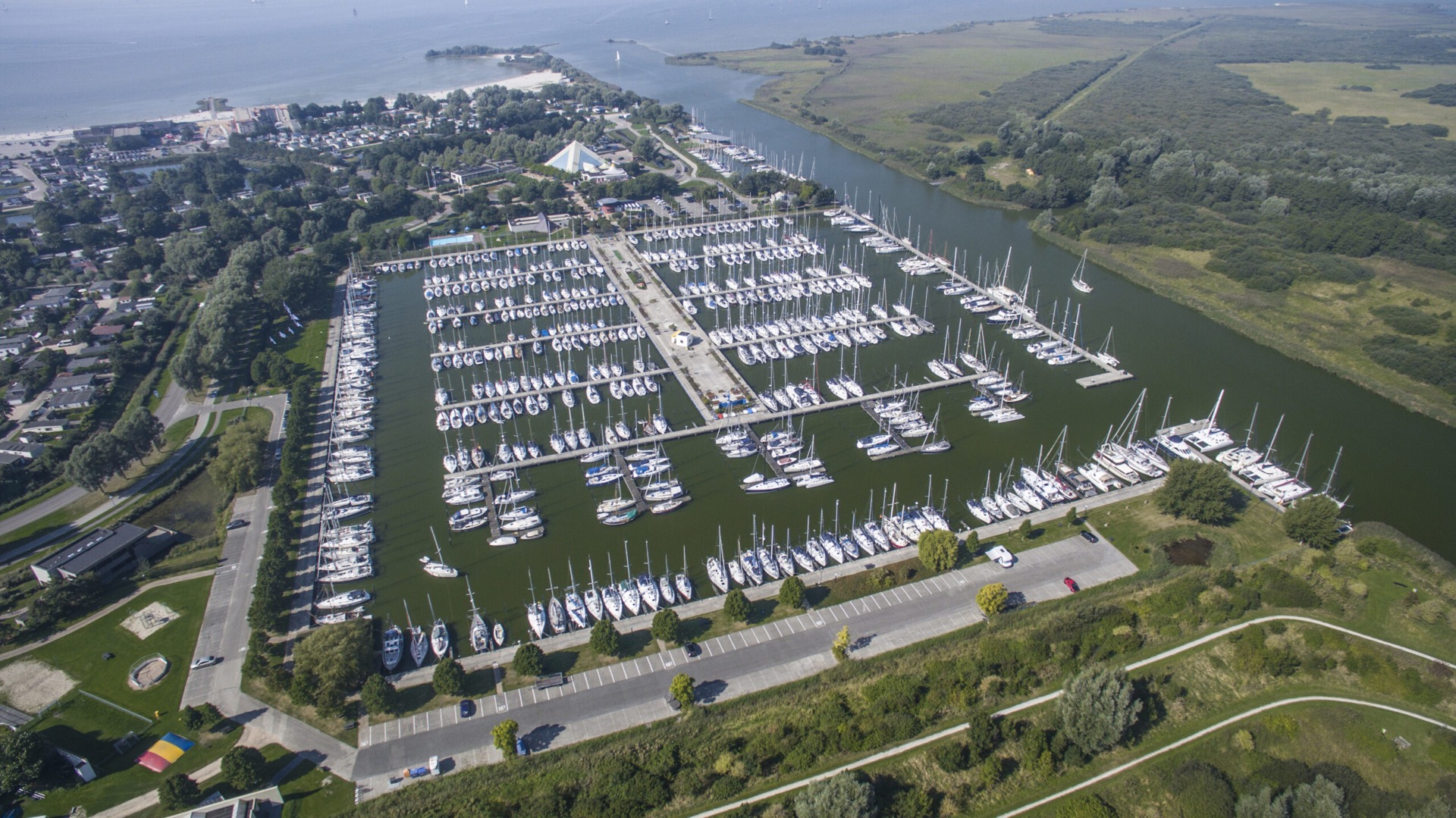 Marina Makkum, image from the official website