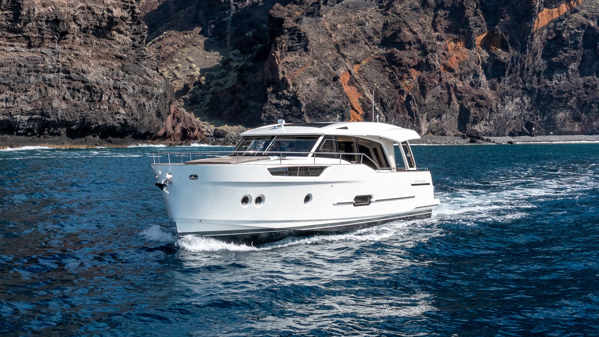 Greenline 48 Coupe