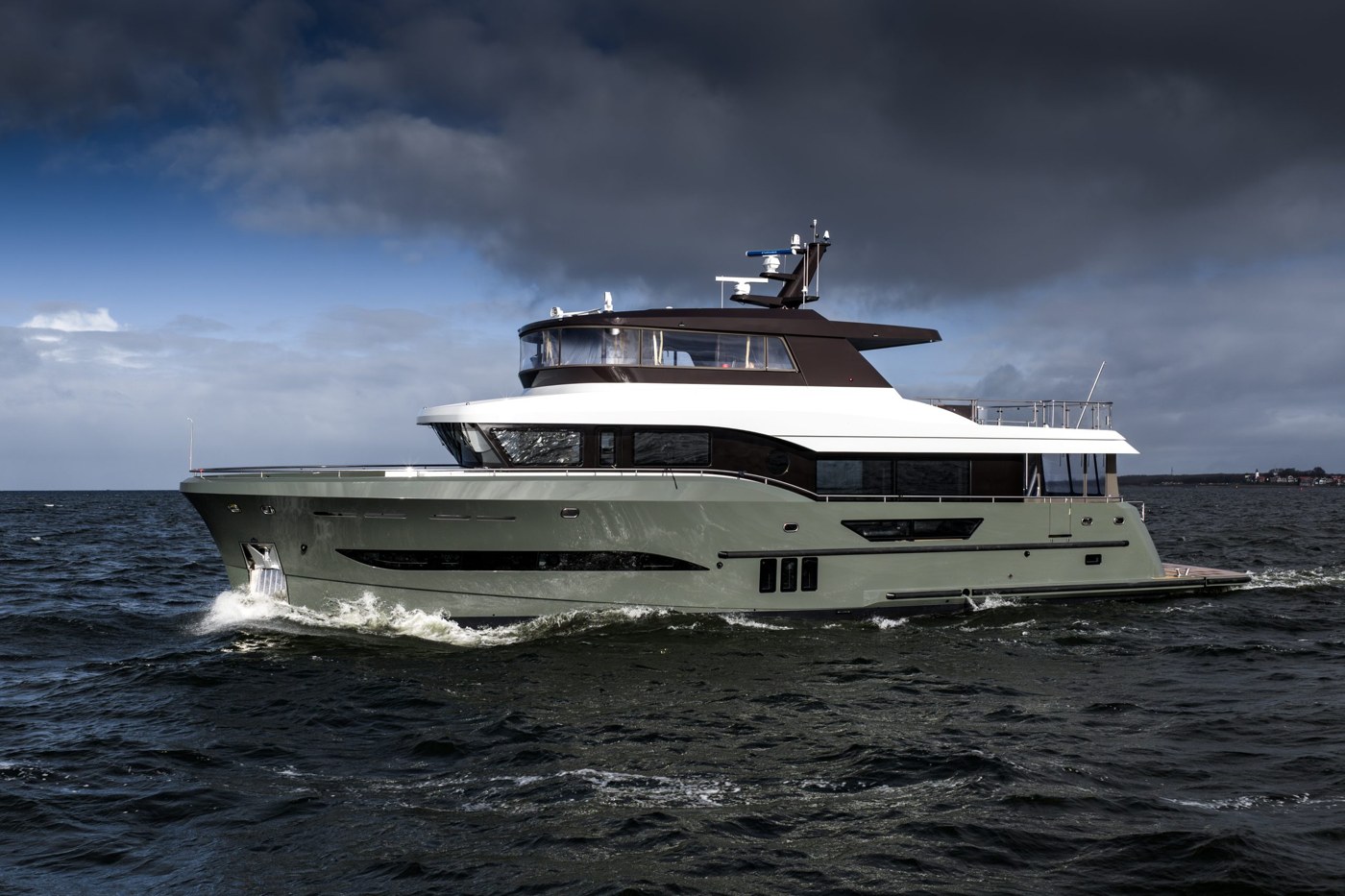 Ocean Explorer 85
