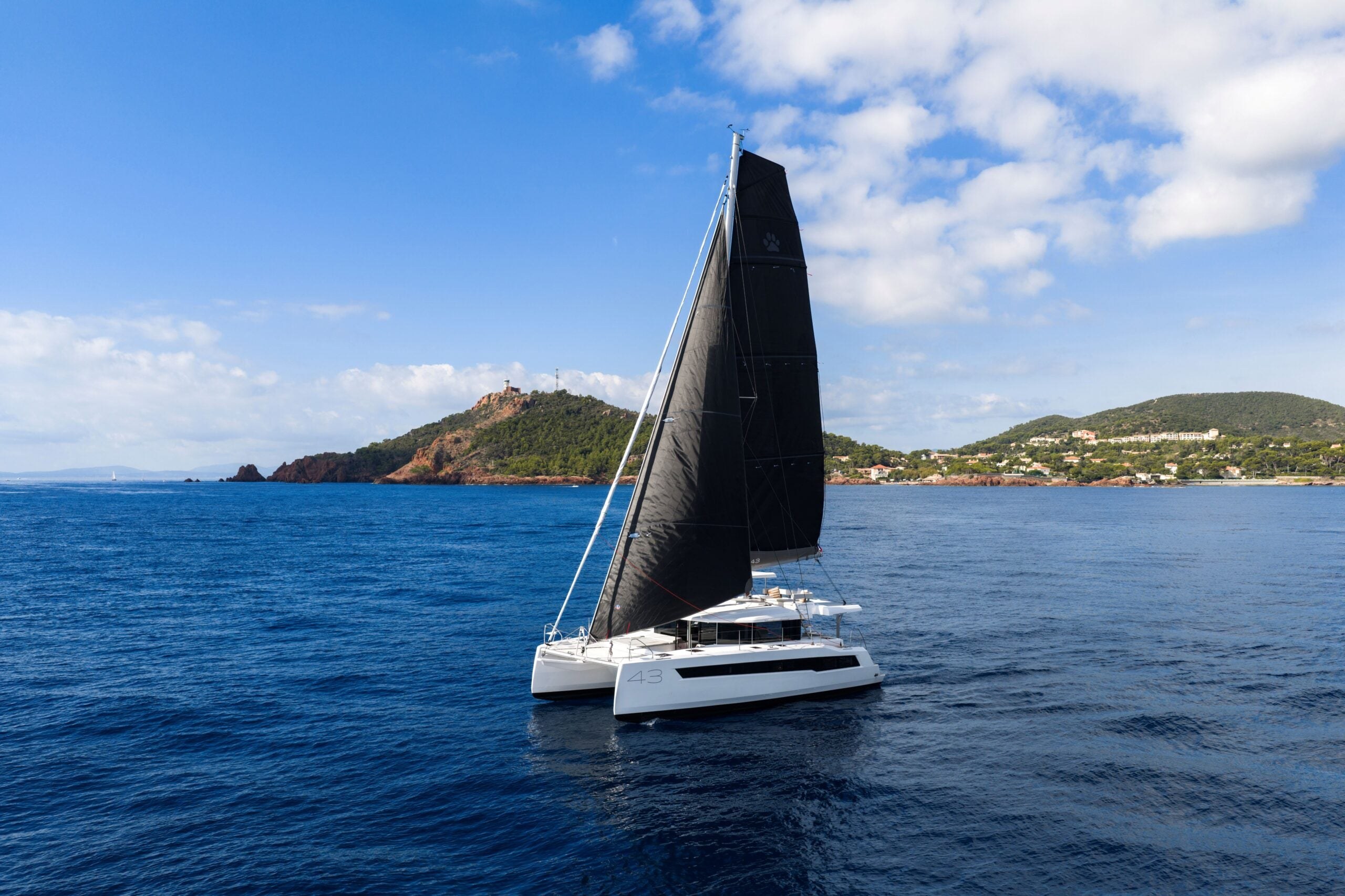 Leopard Catamarans Leopard 42