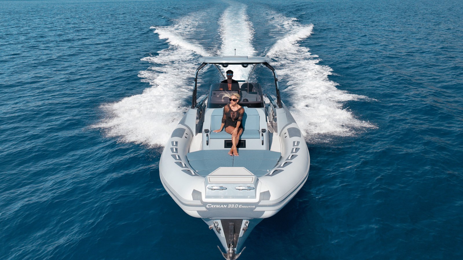 Cayman 33.0 Executive