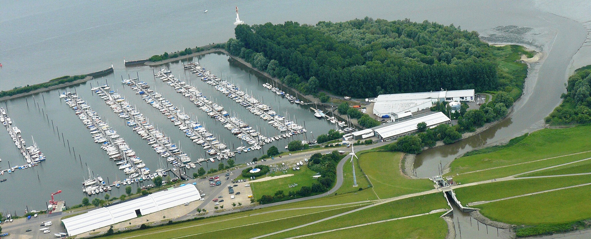 Hamburger Yachthafen-Gemeinschaft (Wedel), image from the official website