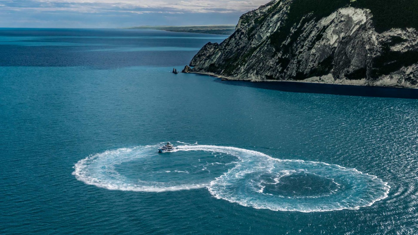 Custom Line Navetta 30